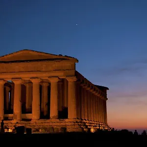 https://pezzino-green-home.sicilyhotelsitaly.net